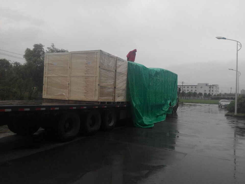 2017年6月北京創(chuàng)聯(lián)匯通電氣-雨中發(fā)貨現(xiàn)場(chǎng)，一直以顧客服務(wù)為較好